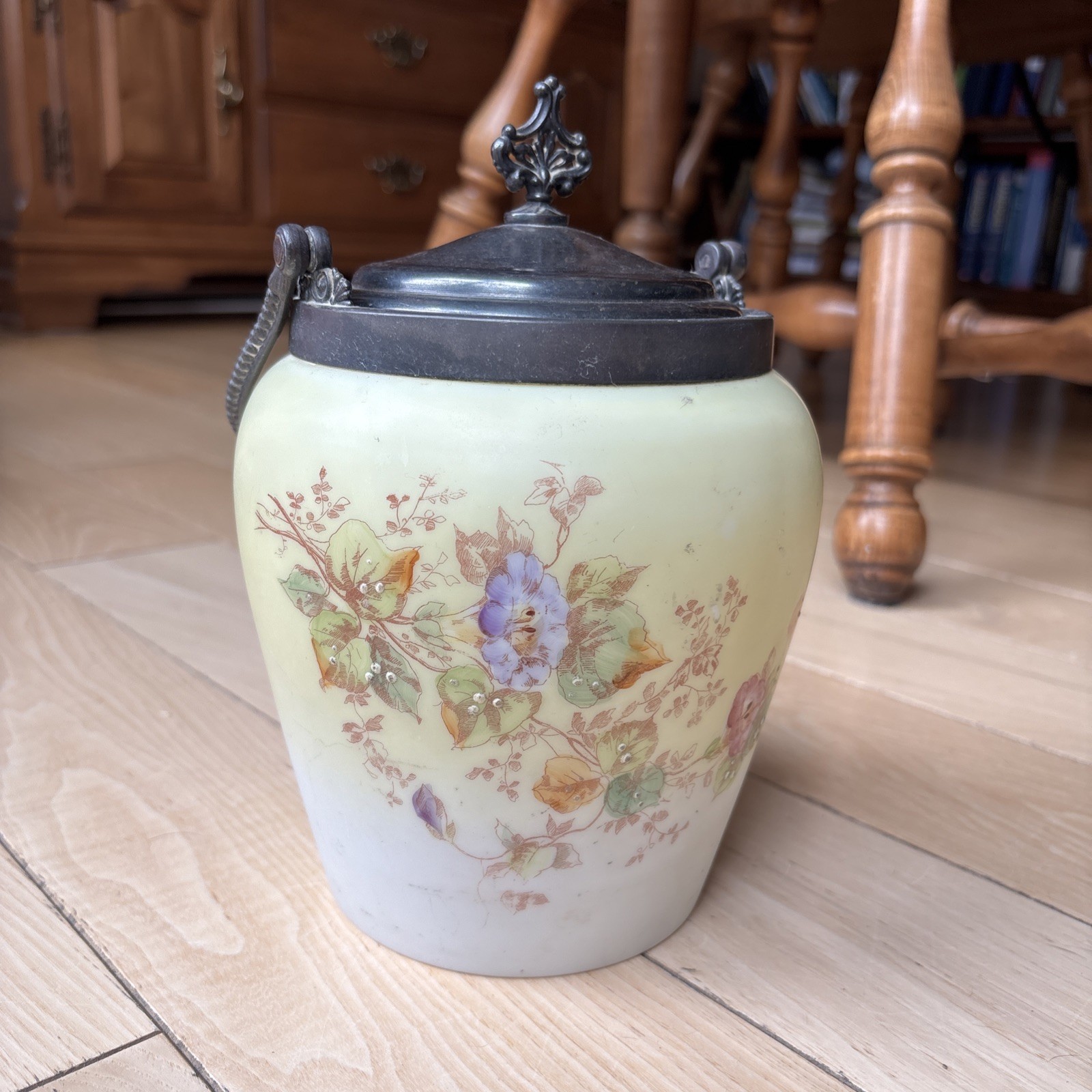 ANTIQUE AJ HALL MERIDEN FLORAL BISCUIT JAR VICTORIAN SILVER PLATE HANDLE & LID