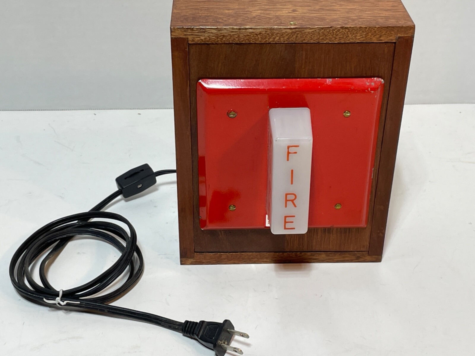 VINTAGE WHEELOCK SIGNALS INC. FLASHING STROBE FIRE ALARM