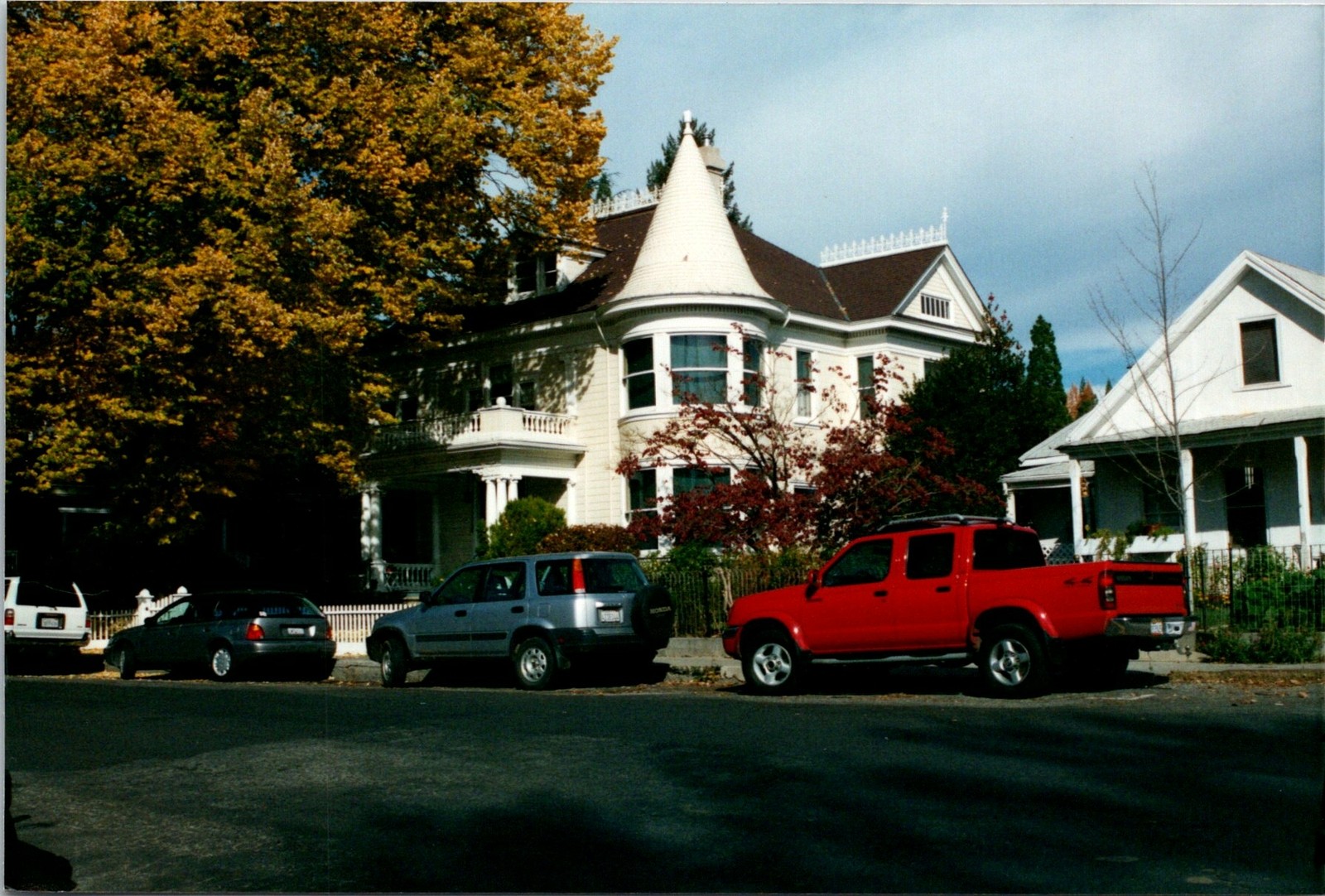 Sausalito CA Old Home Cars Trucks parked in Front FOUND Color Photo 171