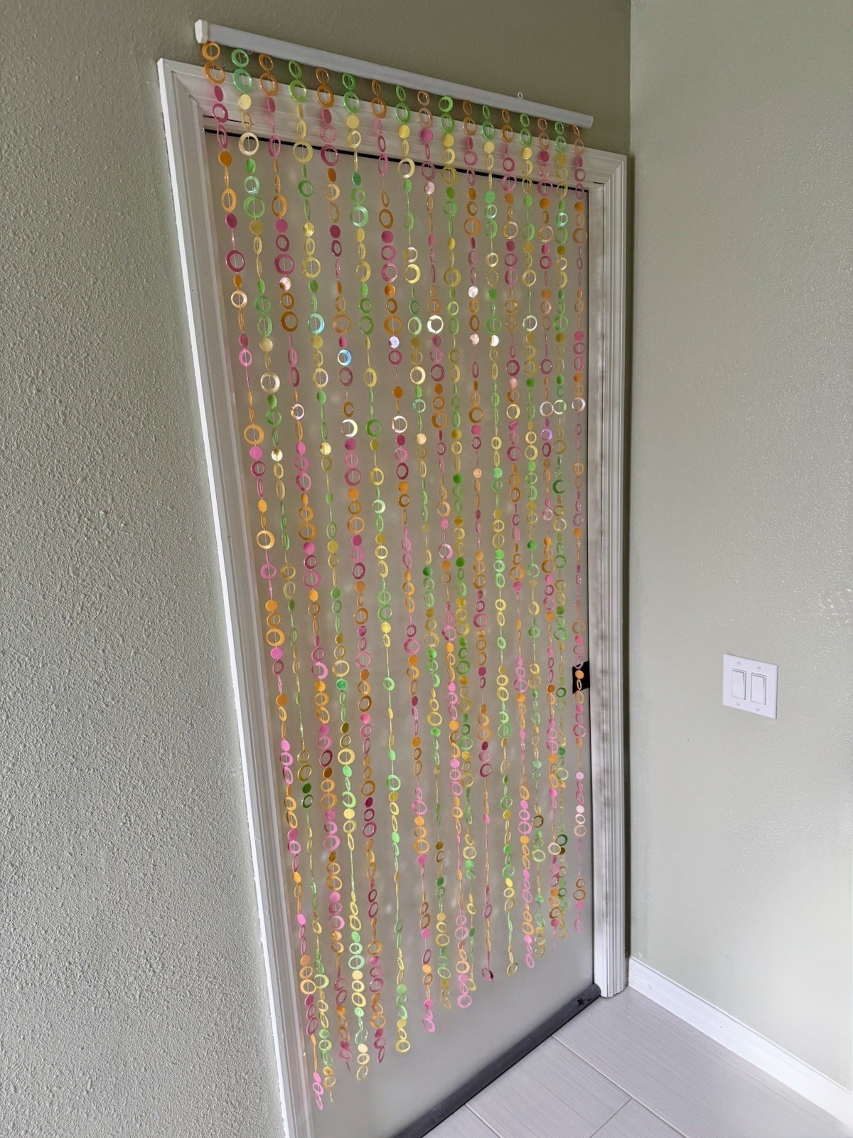 Vintage Y2K Plastic Loop/Bead Chain Link Doorway Curtain 33.5”x71”