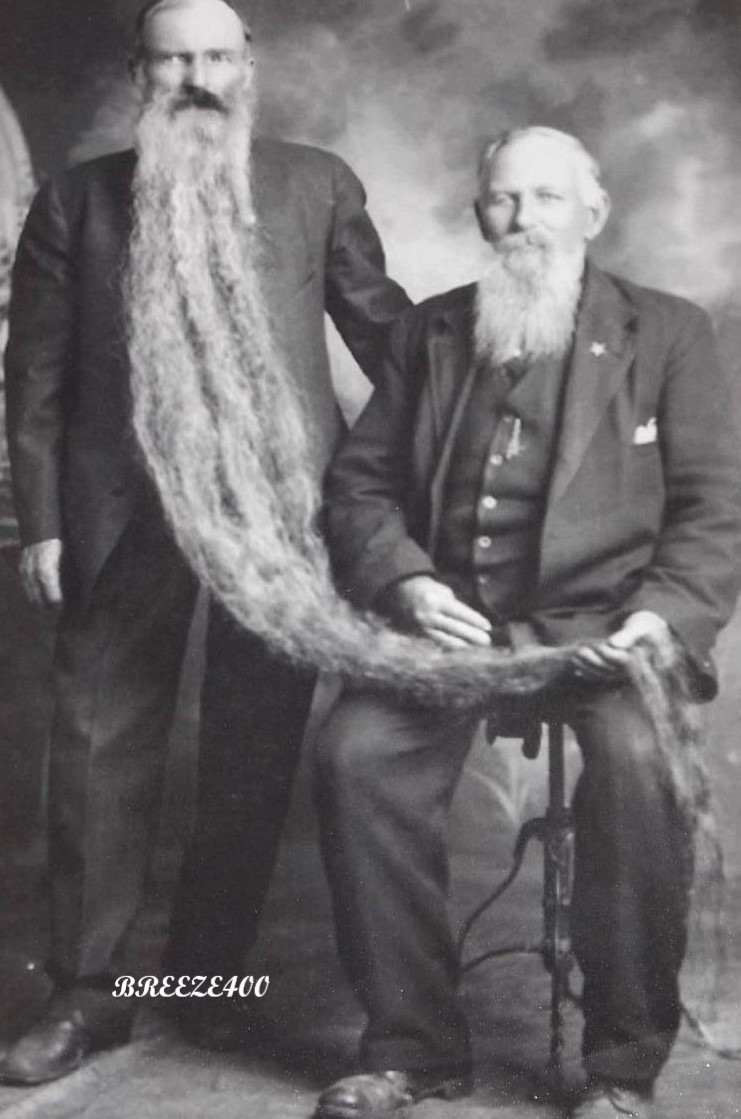 CIRCUS-CARNIVAL-SIDESHOW PHOTO/Early 1900\'s/MAN WITH LONG BEARD/4x6 B&W Rpt.