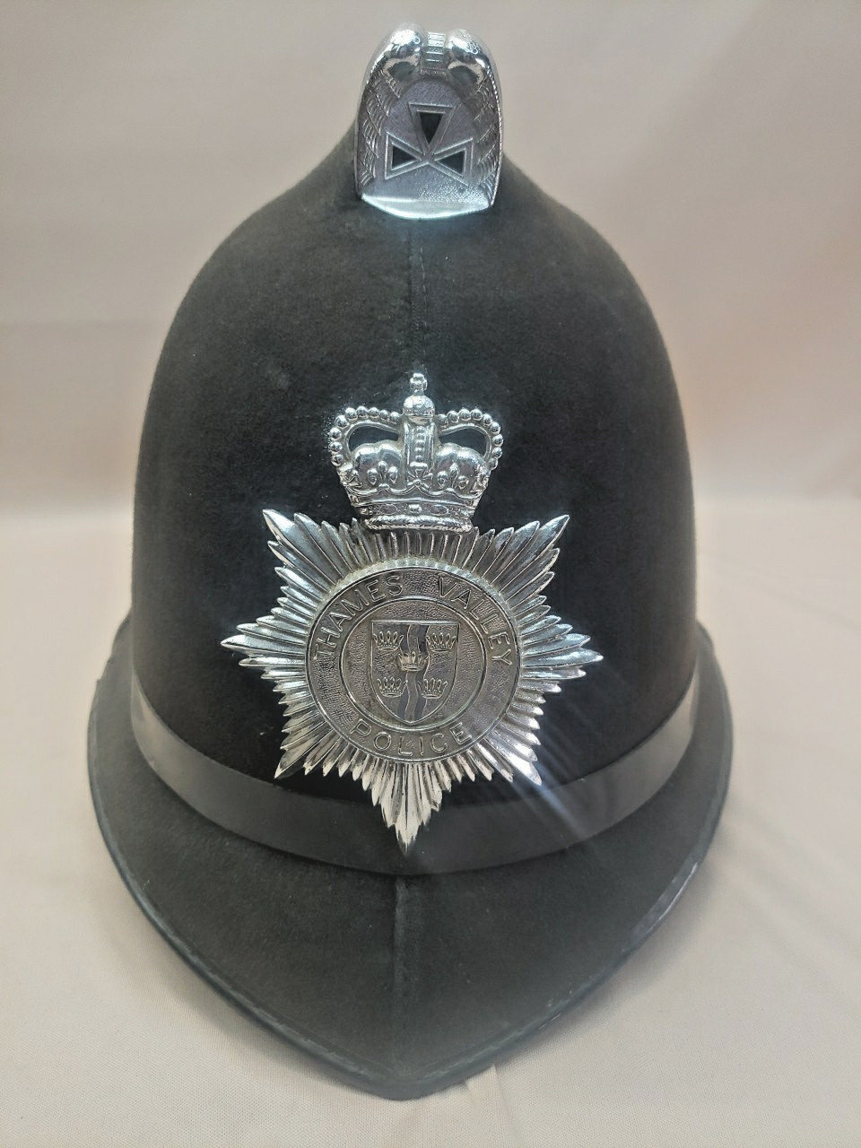 Vintage THAMES VALLEY BRITISH POLICE BOBBY HAT HELMET Obsolete Badge