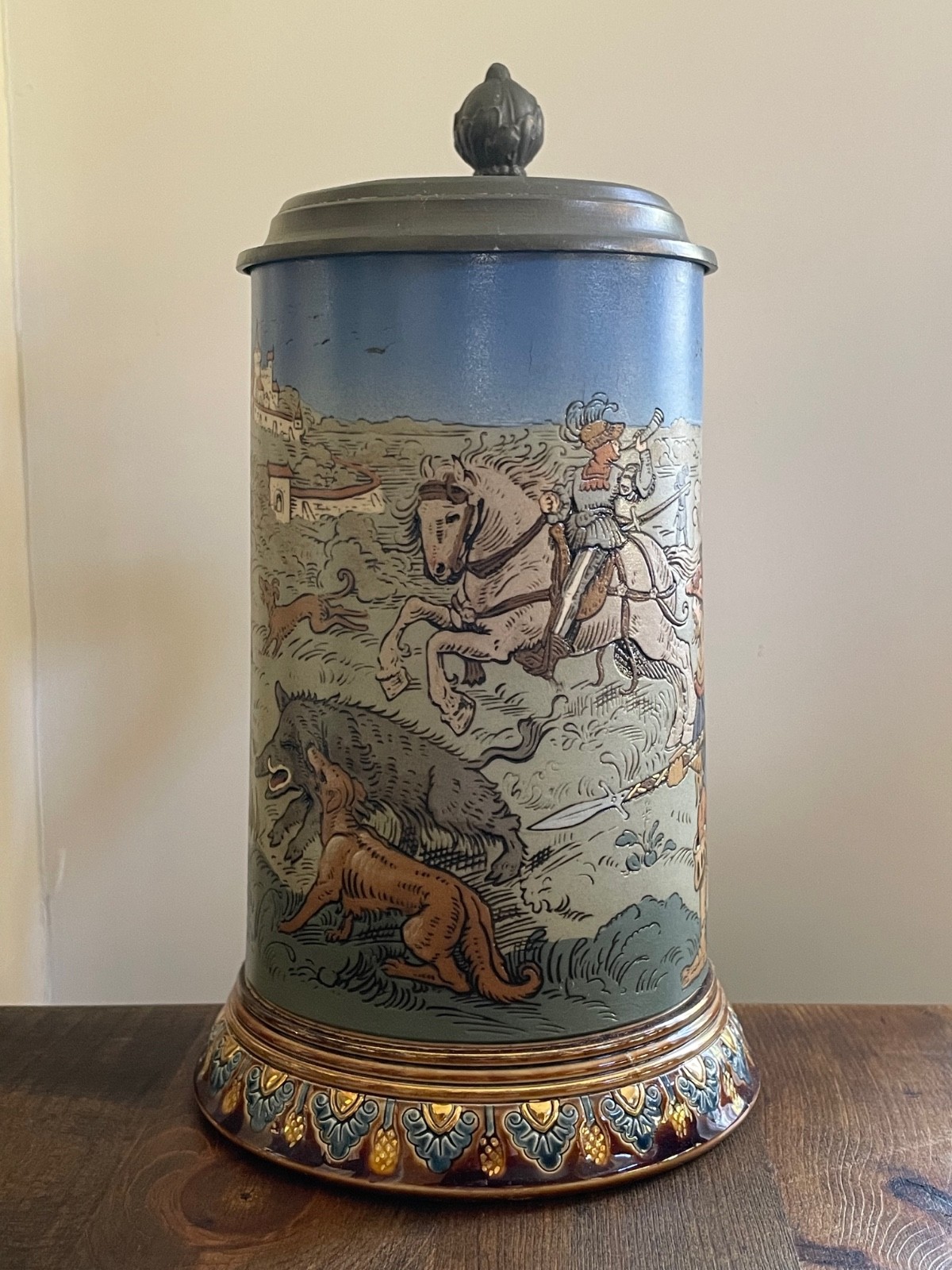 Mettlach 2083 Beer Stein 0.5L Etched Boar Hunt Scene Villeroy Boch Mint Mettlach 2083 Beer Stein 0.5L Etched Boar Hunt Scene Villeroy Boch Mint