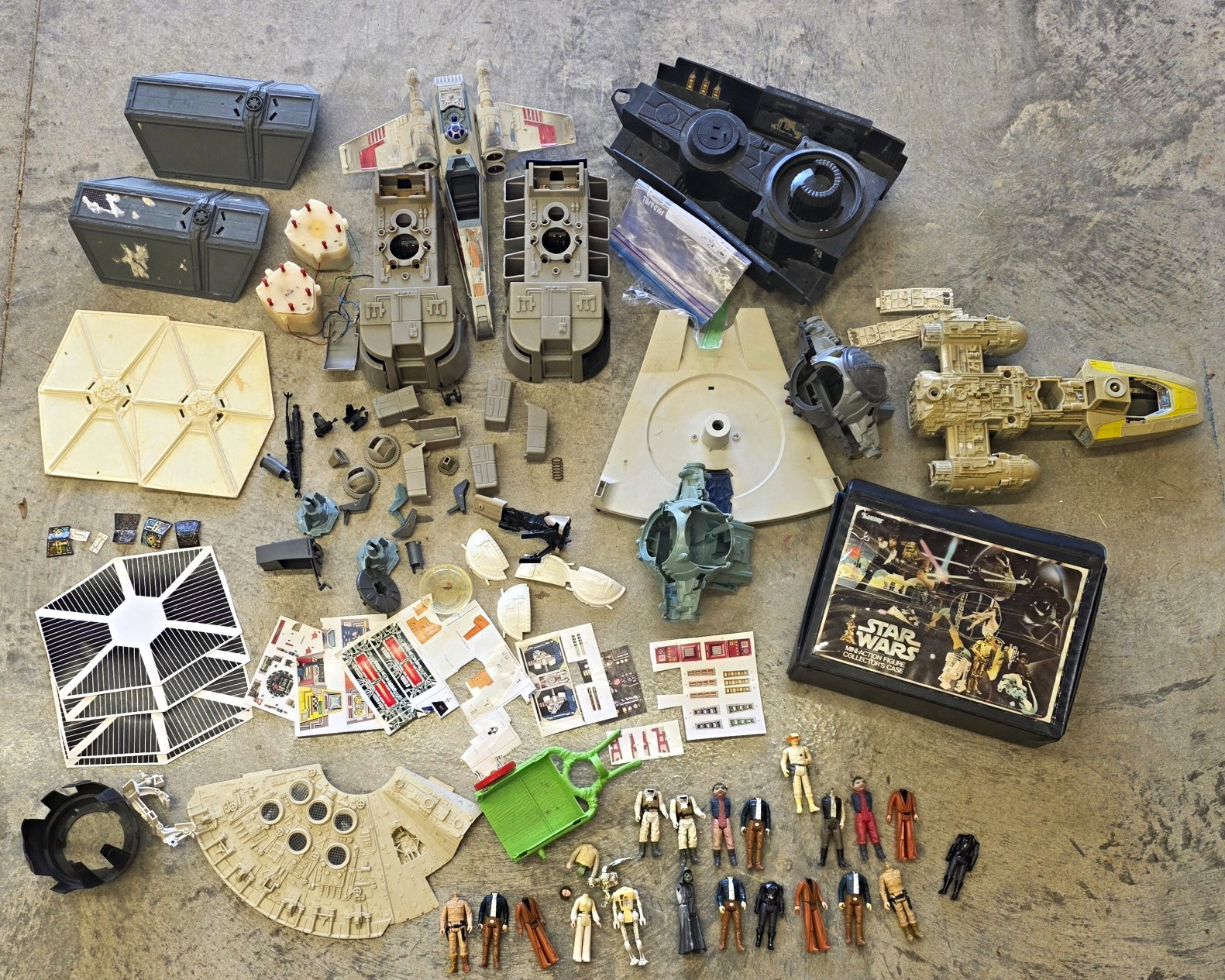 Vintage Kenner Star Wars vehicle and figure parts lot Vintage Kenner Star Wars vehicle and figure parts lot