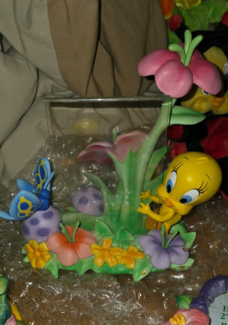 Extremely Rare Looney Tunes Tweety Warner Bros Vintage Figurine w/photo Holder