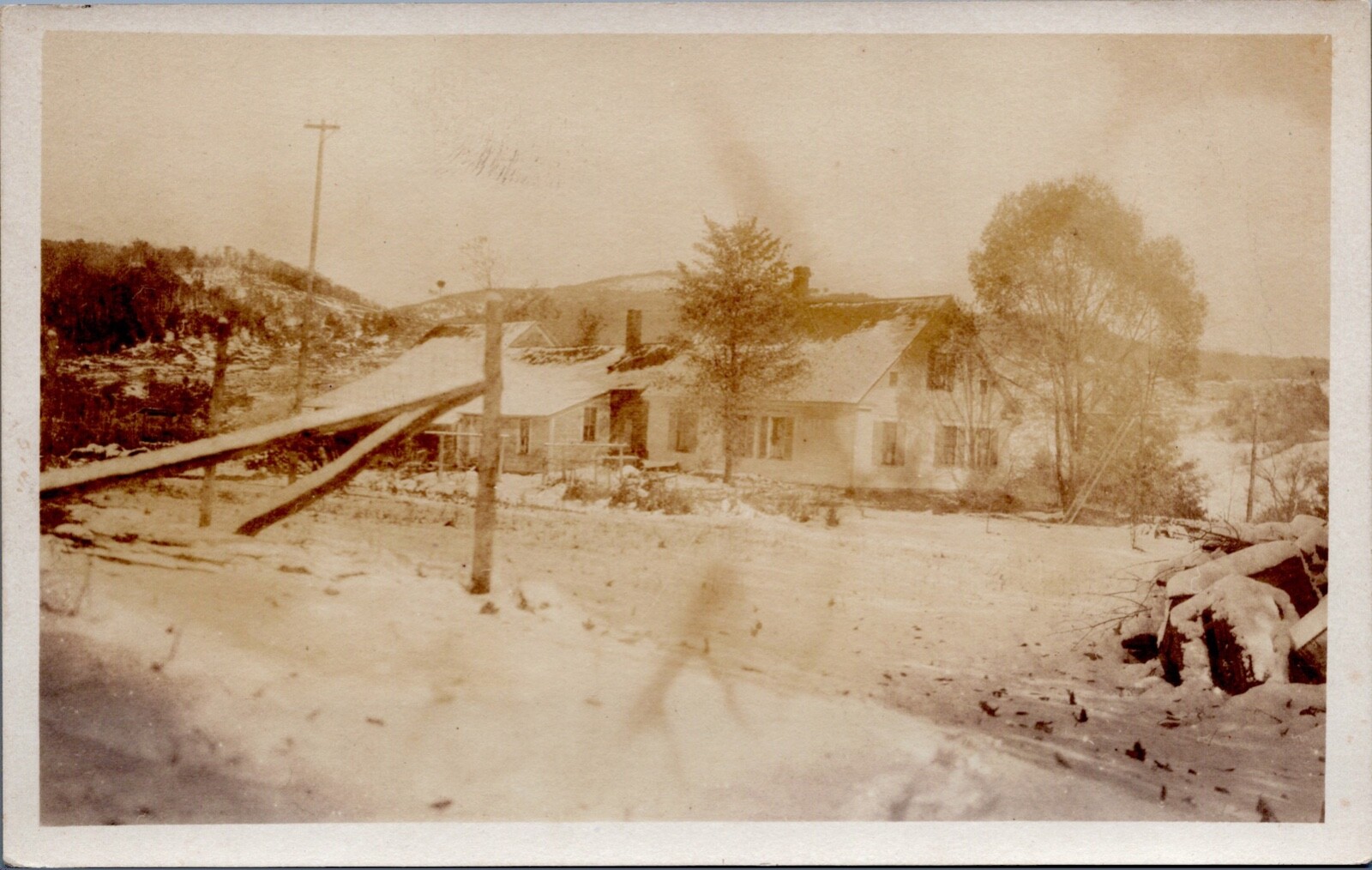RPPC c1908  Passumpsic , Vermont.  farm In Snow Postcard