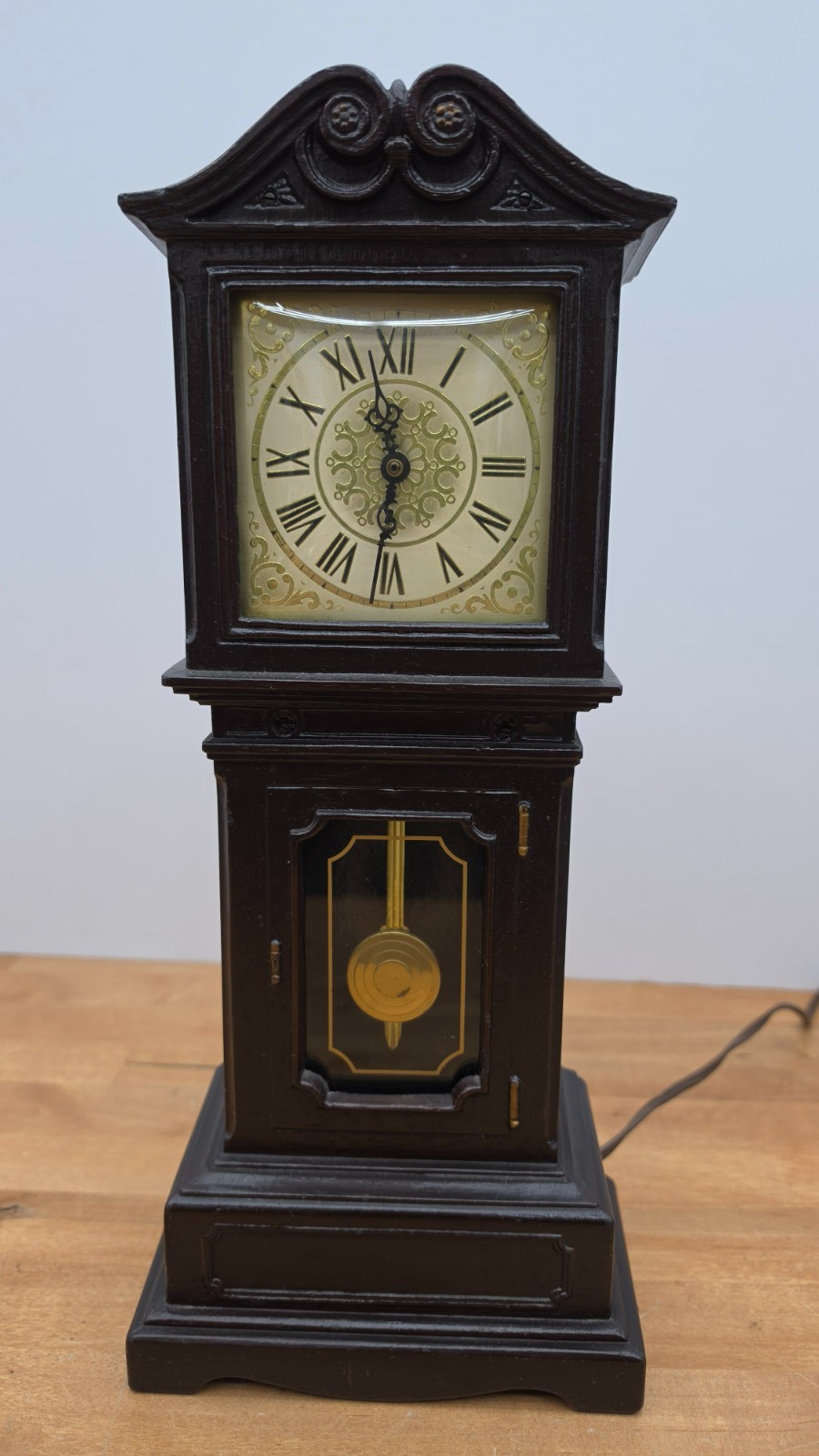 Vintage Boyco The Princeton Electric Mantel Clock Pendulum Wood Case USA