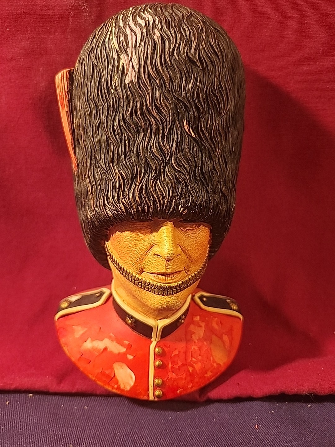 Guardsmand Sculpture Bust Legend 1987 Signed Chalkware Wall Hanging - England