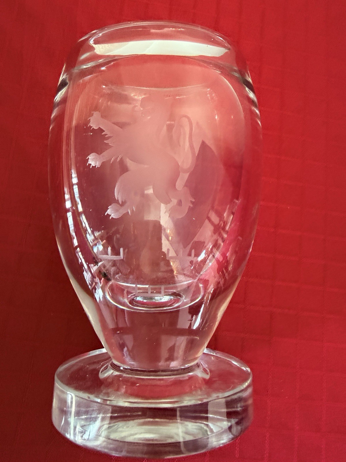 Kosta Boda Elis Bergh Etched Crystal Vase Rampant Lion  573B 7.5” MCM Art Glass