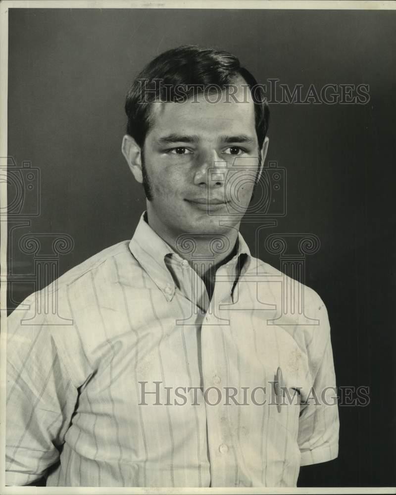 1969 Press Photo Mike Lange writes about baseball championship - nob61167 1969 Press Photo Mike Lange writes about baseball championship - nob61167