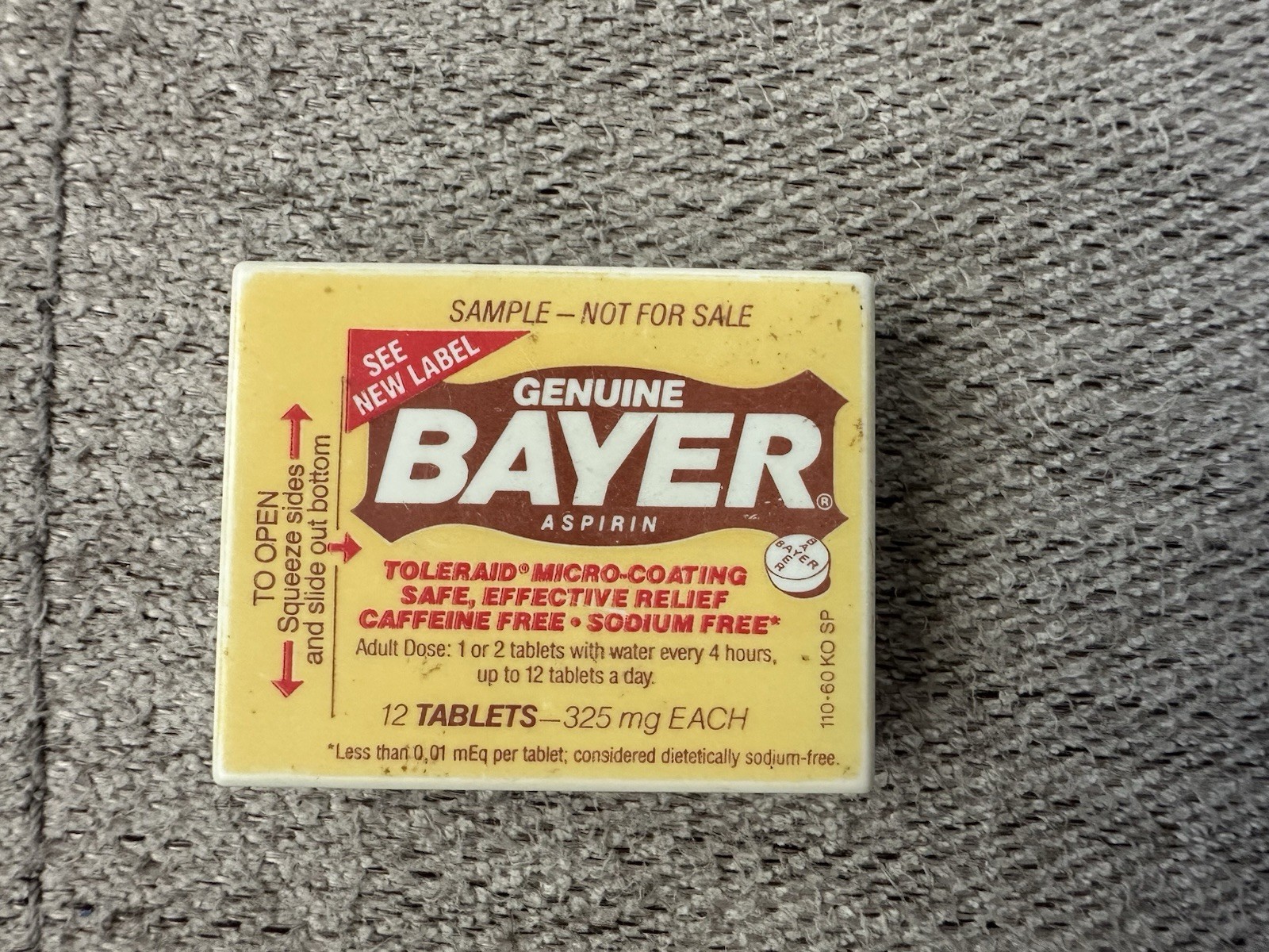 Vintage Empty Bayer Aspirin Box Plastic Container Exp Date 2/96 Vintage Empty Bayer Aspirin Box Plastic Container Exp Date 2/96
