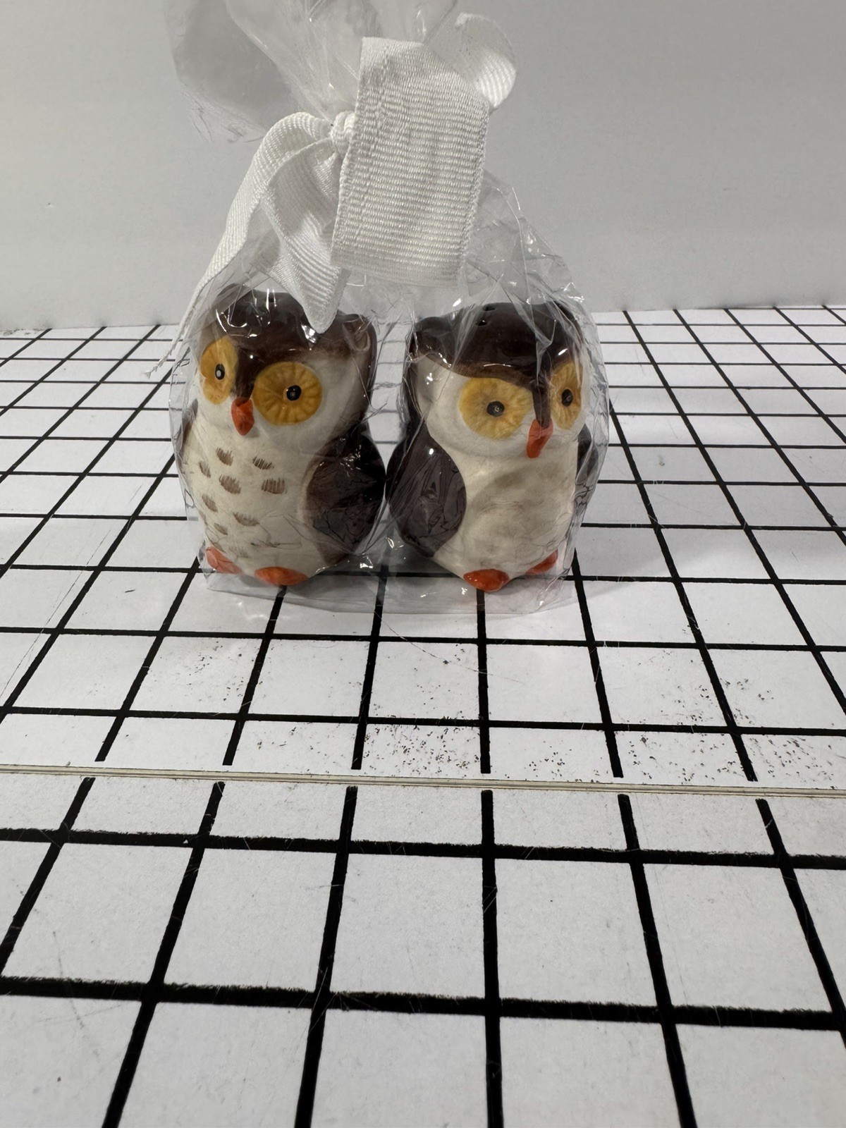 Owls Salt and Pepper Shakers Set 3-D Figural Owl Brown White Hand Painted New