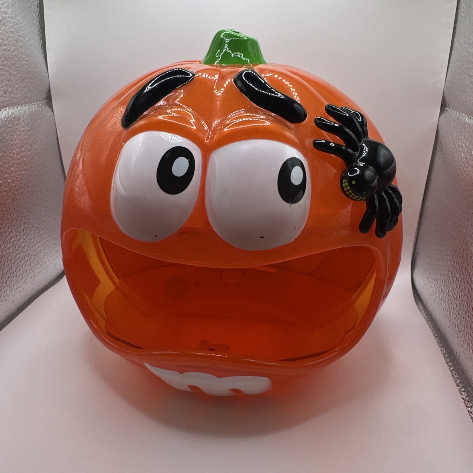 M&M’s Candy Dispenser Bucket Orange Halloween Sound Light Up Tested And Working M&M’s Candy Dispenser Bucket Orange Halloween Sound Light Up Tested And Working