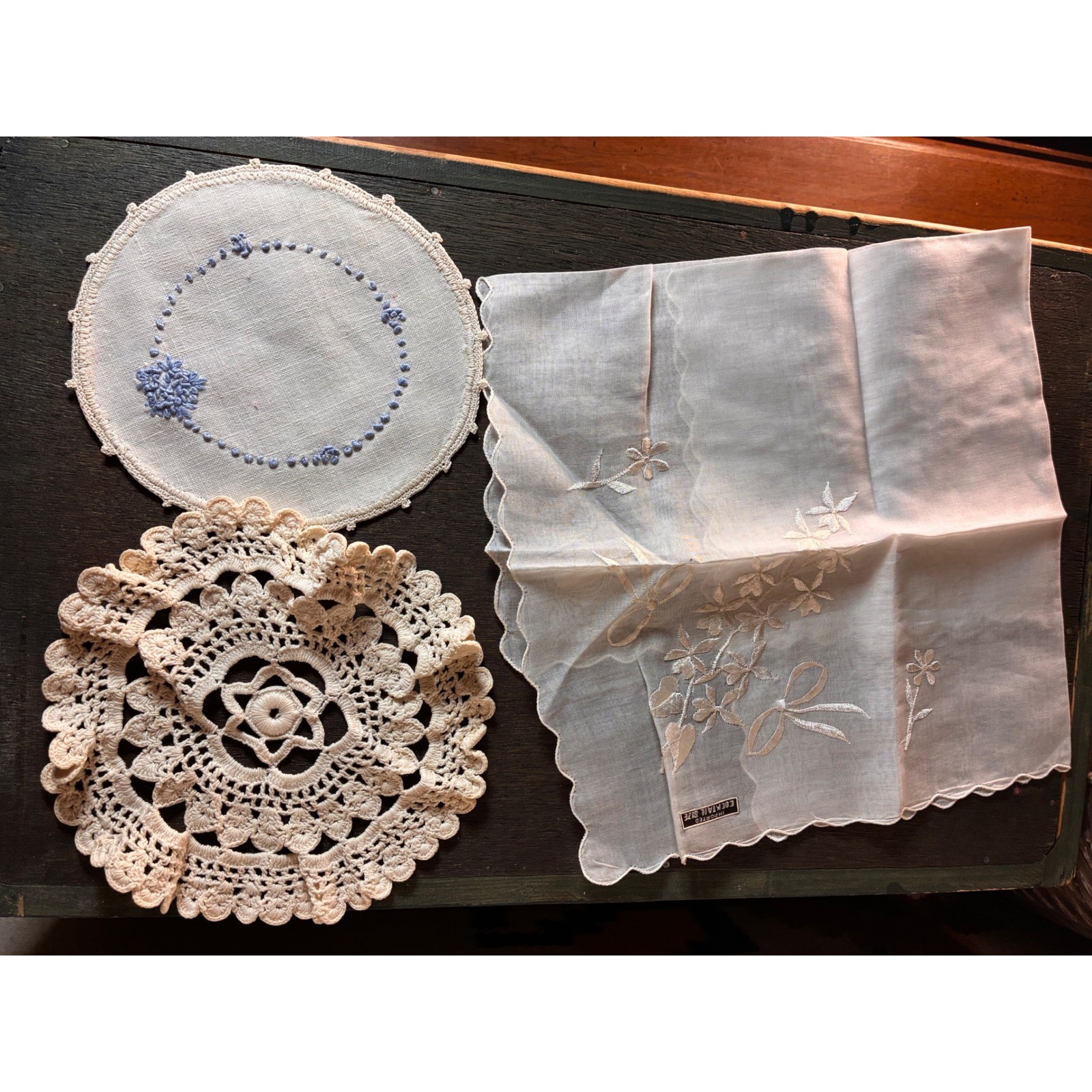 Unbranded Vintage Doily Handkerchief Set OS White Cream Blue Excellent Floral