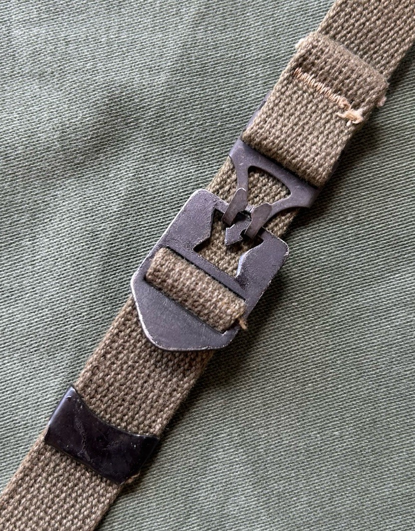 ONE Used Late WWII OD7 ChinStrap set w/Spring Steel Clasp for US GI M1 Helmet