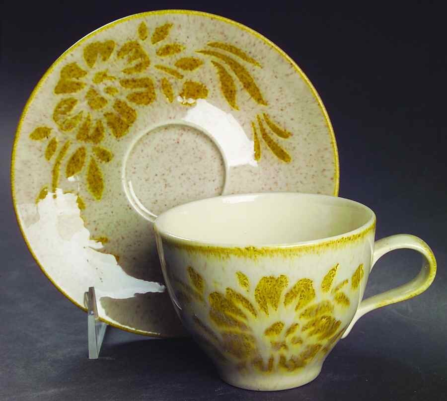 Red Wing Damask Cup & Saucer 608035