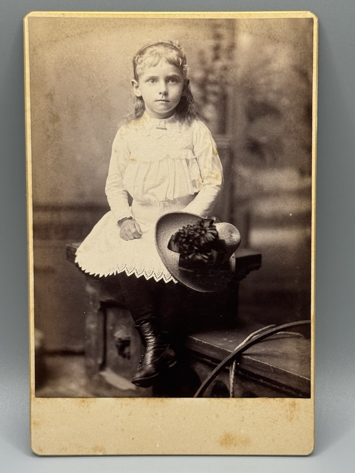 Beautiful Antique Cabinet Card Little Girl With Fashionable Hat ￼