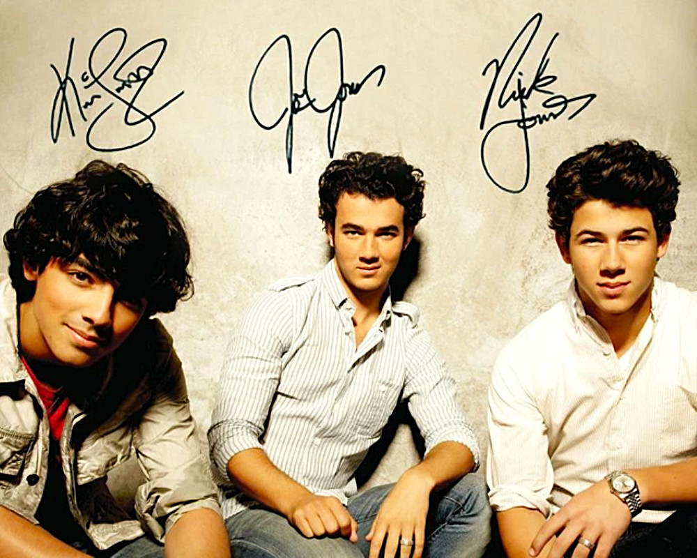 THE JONAS BROTHERS BAND SIGNED REPRINT GROUP AUTOGRAPHS 8\