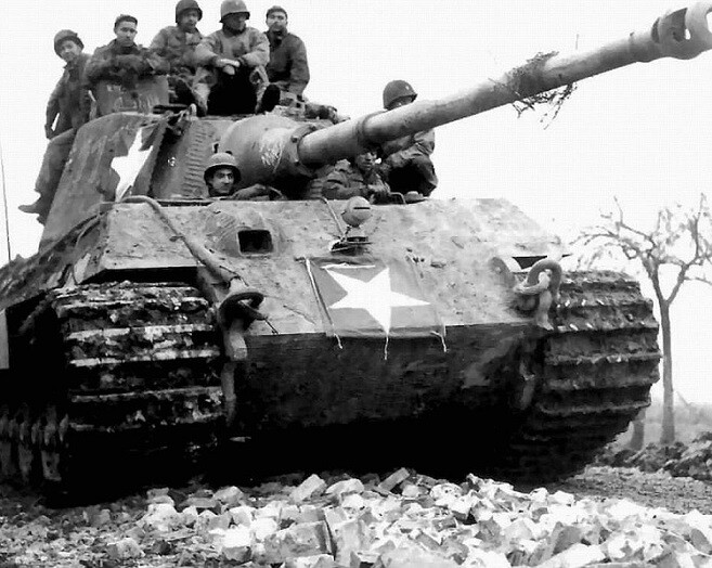 US Soldiers with captured German Tiger Tank 8\