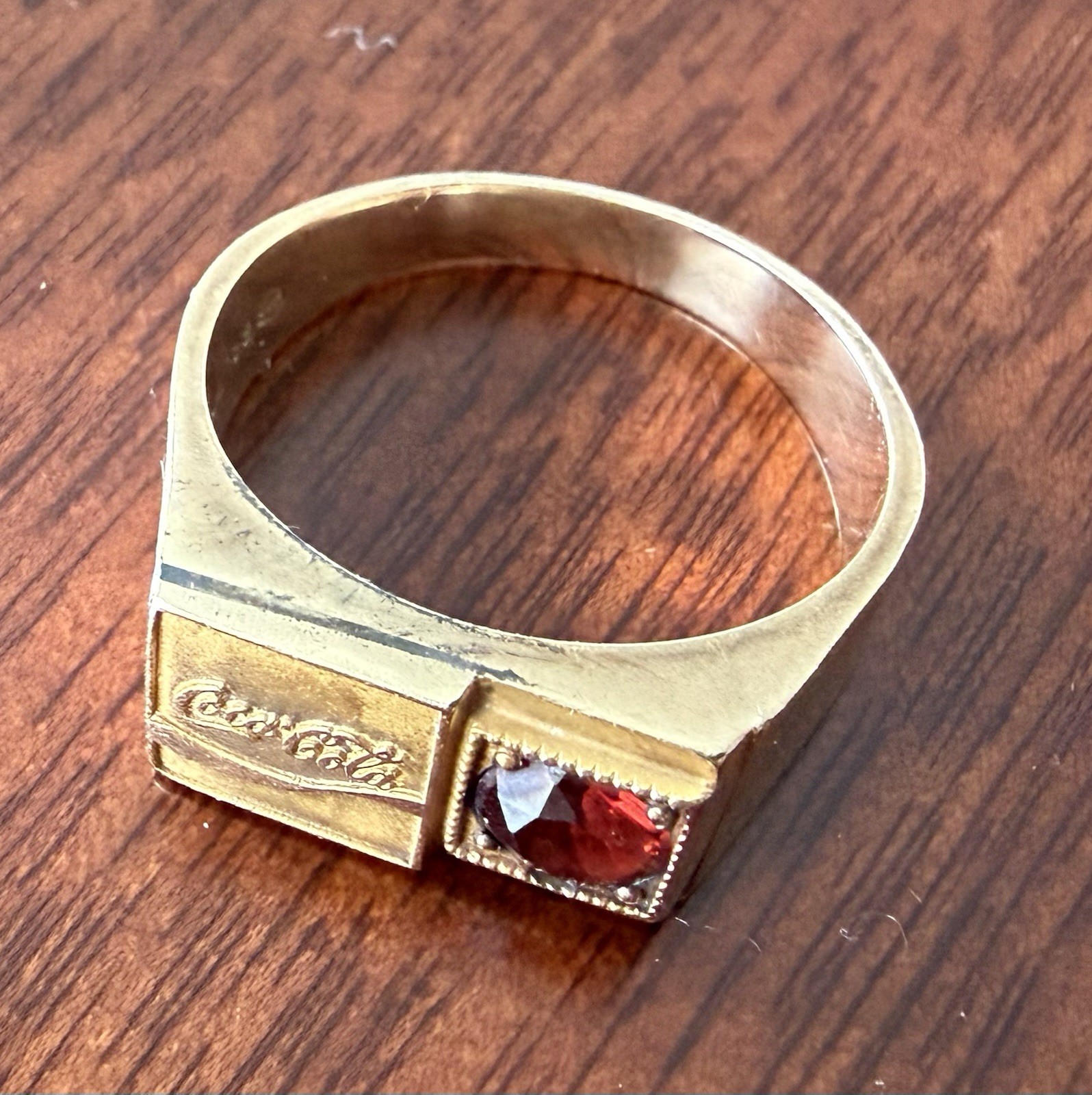 Estate 10K Yellow Gold Coca Cola Men Ring with Red Ruby ~ 8-8.5 Size