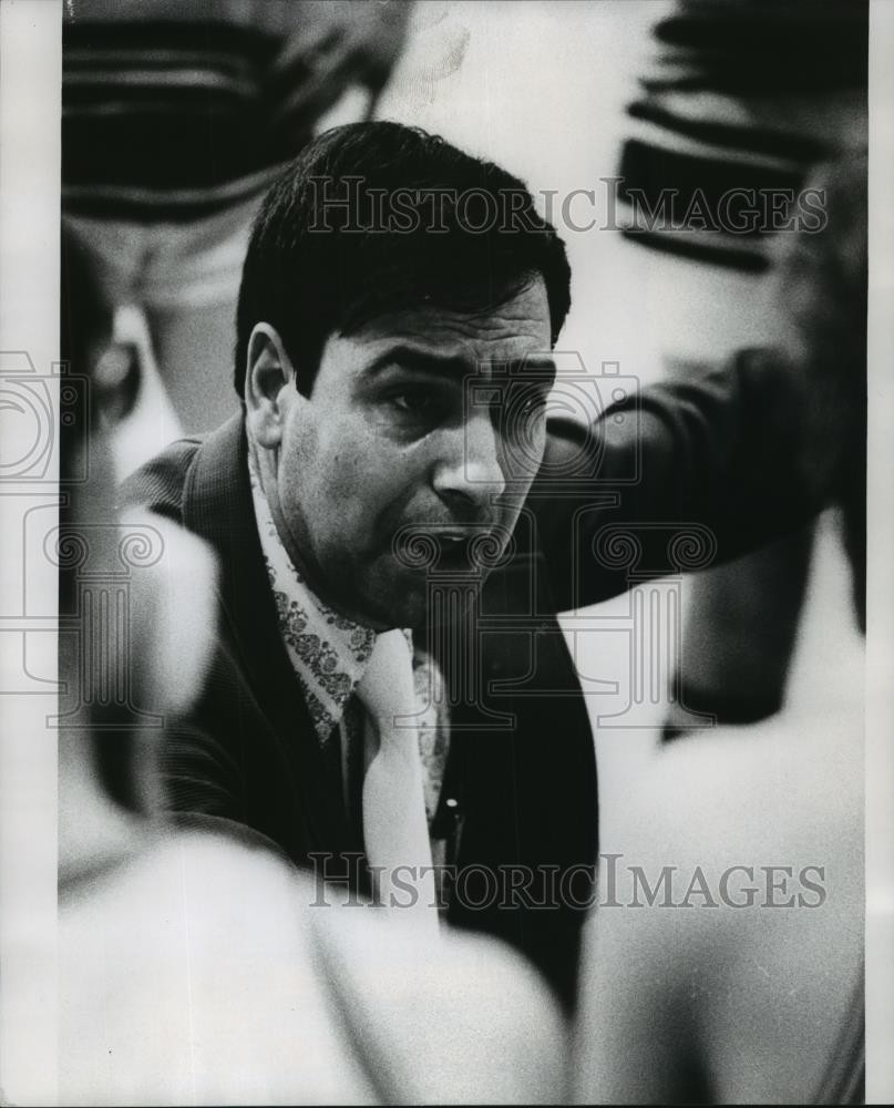 1972 Press Photo Antigo High School basketball coach John Nichols. - mjt11649
