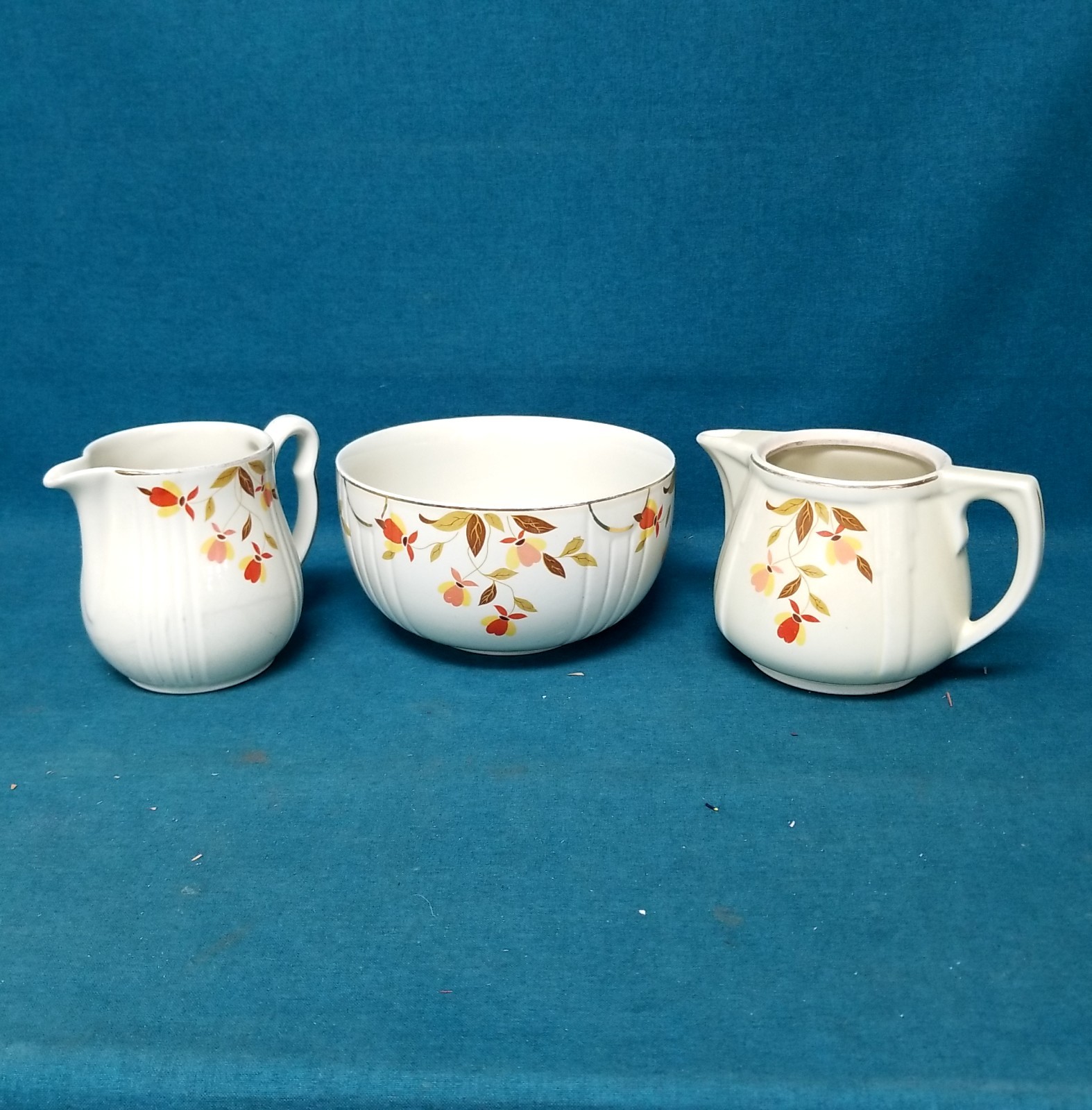 VTG Hall's Superior Autumn Leaf Serving Bowl Tea Pot Pitcher Collectibles