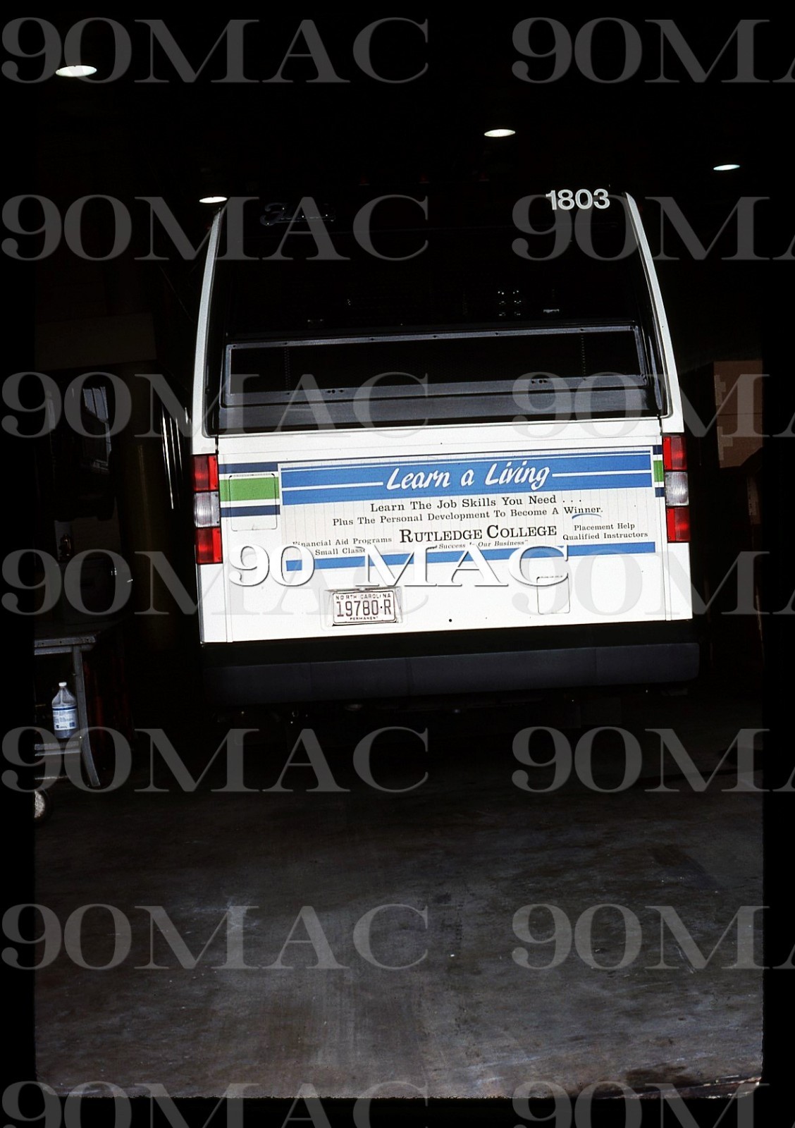 WINSTON SALEM TRANSIT AUTH. BUS #1803. Winston/Salem (NC). Original Slide 1986.