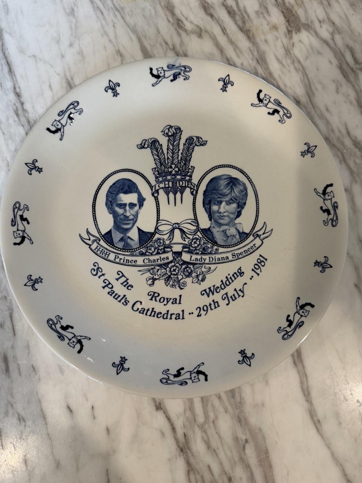 Vtg 1981 Royal Wedding Princess Di St Pauls Cathedral Decorative Plate 10” Vtg 1981 Royal Wedding Princess Di St Pauls Cathedral Decorative Plate 10”
