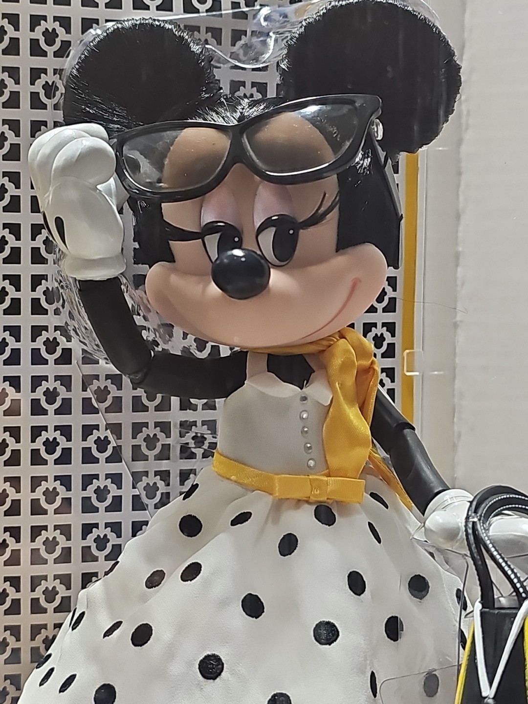 Disney 2017 Minnie Mouse Signature Doll Figure Limited Edition #881 of 4000 NIB
