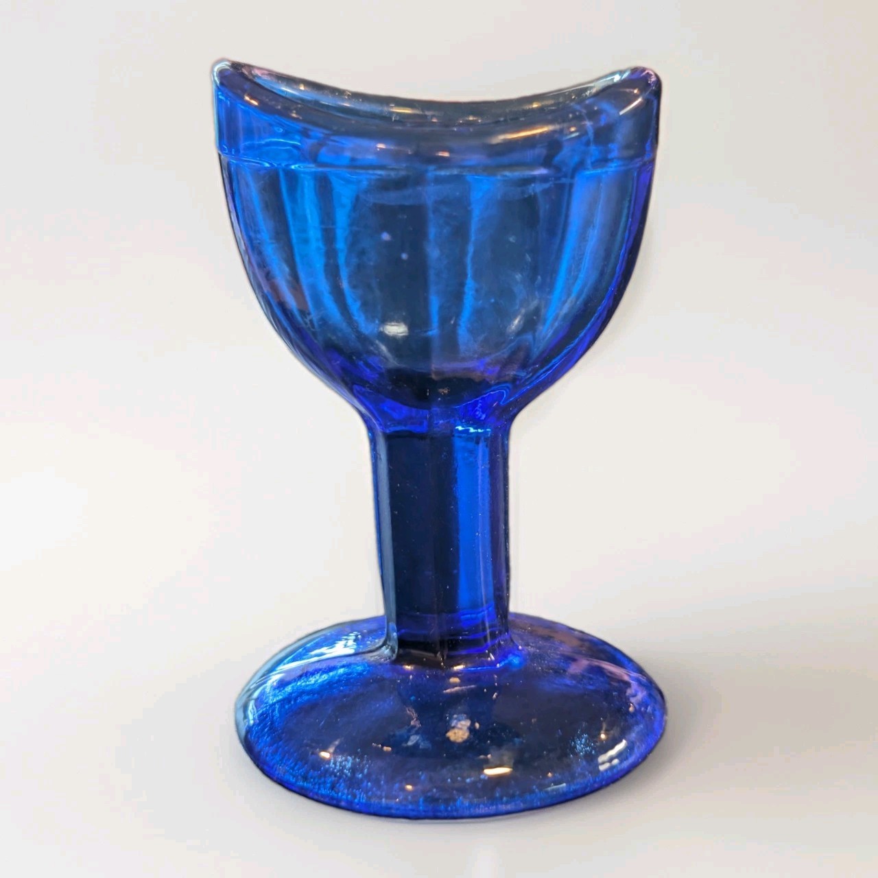 Vintage Cobalt Blue Glass Eye Wash Cup Pedestal Apothecary Medical 2.5”H
