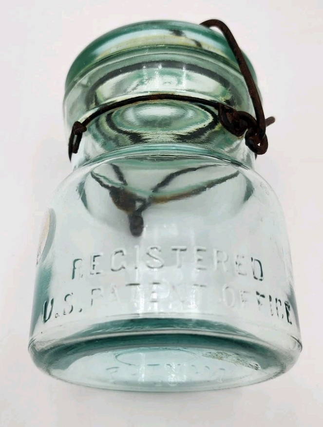 Vintage Lightning Putnam Round Half Pint Aqua Mason Jar w/Wire Bail Vintage Lightning Putnam Round Half Pint Aqua Mason Jar w/Wire Bail