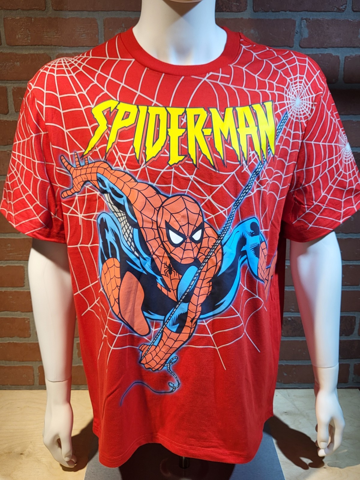 Marvel Spiderman All-Over Web Pattern T-Shirt Mens Size XL NEW Marvel Spiderman All-Over Web Pattern T-Shirt Mens Size XL NEW