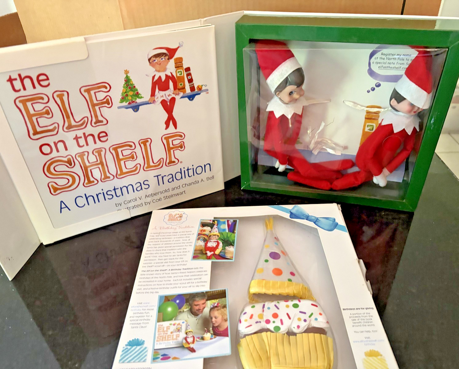 Elf on the Shelf Christmas Tradition Box Set + Extra Elf + NIP Birthday Accessor