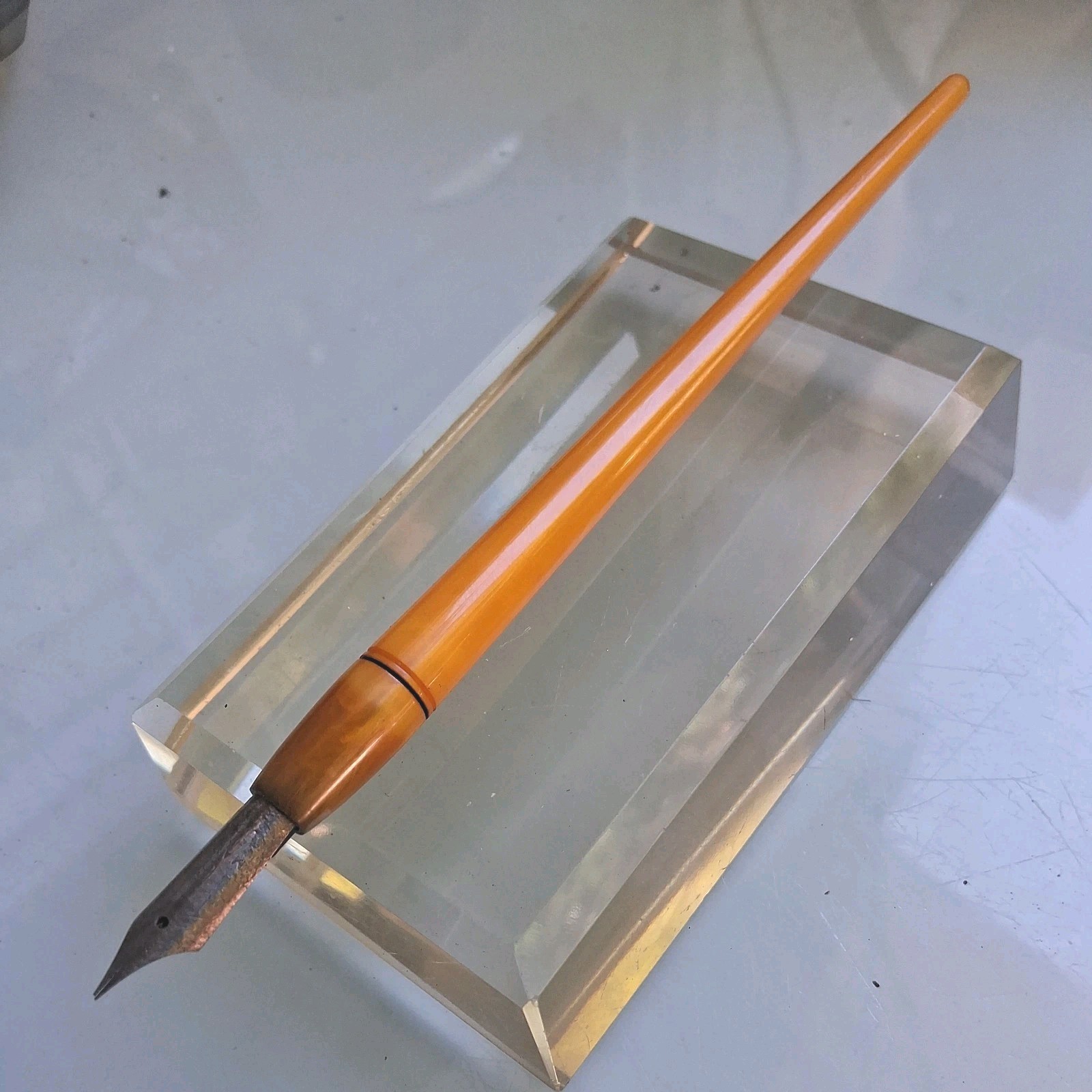 Early Bakelite Butterscotch Dip Fountain Pen T-H no 6 Nib  USA