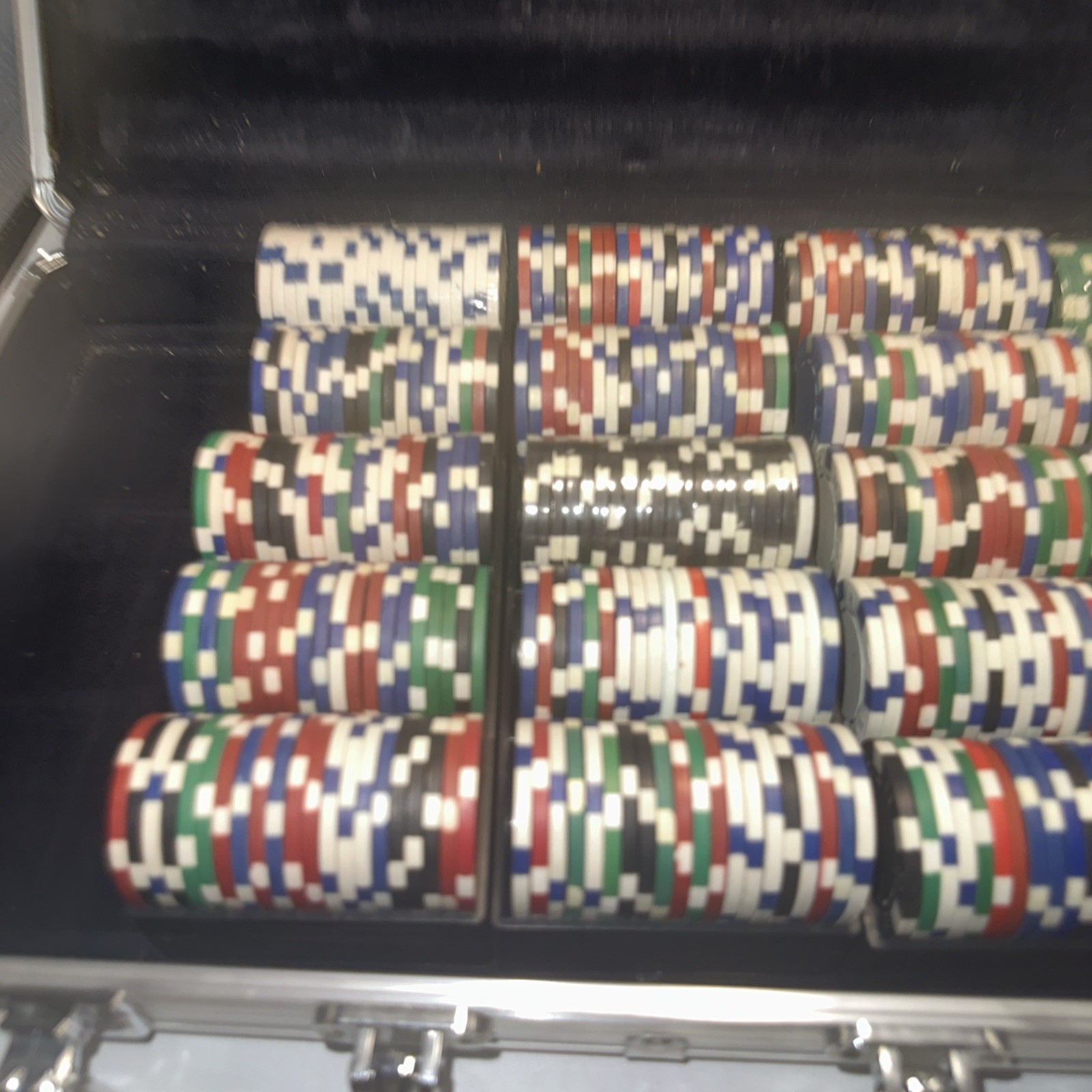 Approximately 400 poker chips – please see photos for exact contents.
