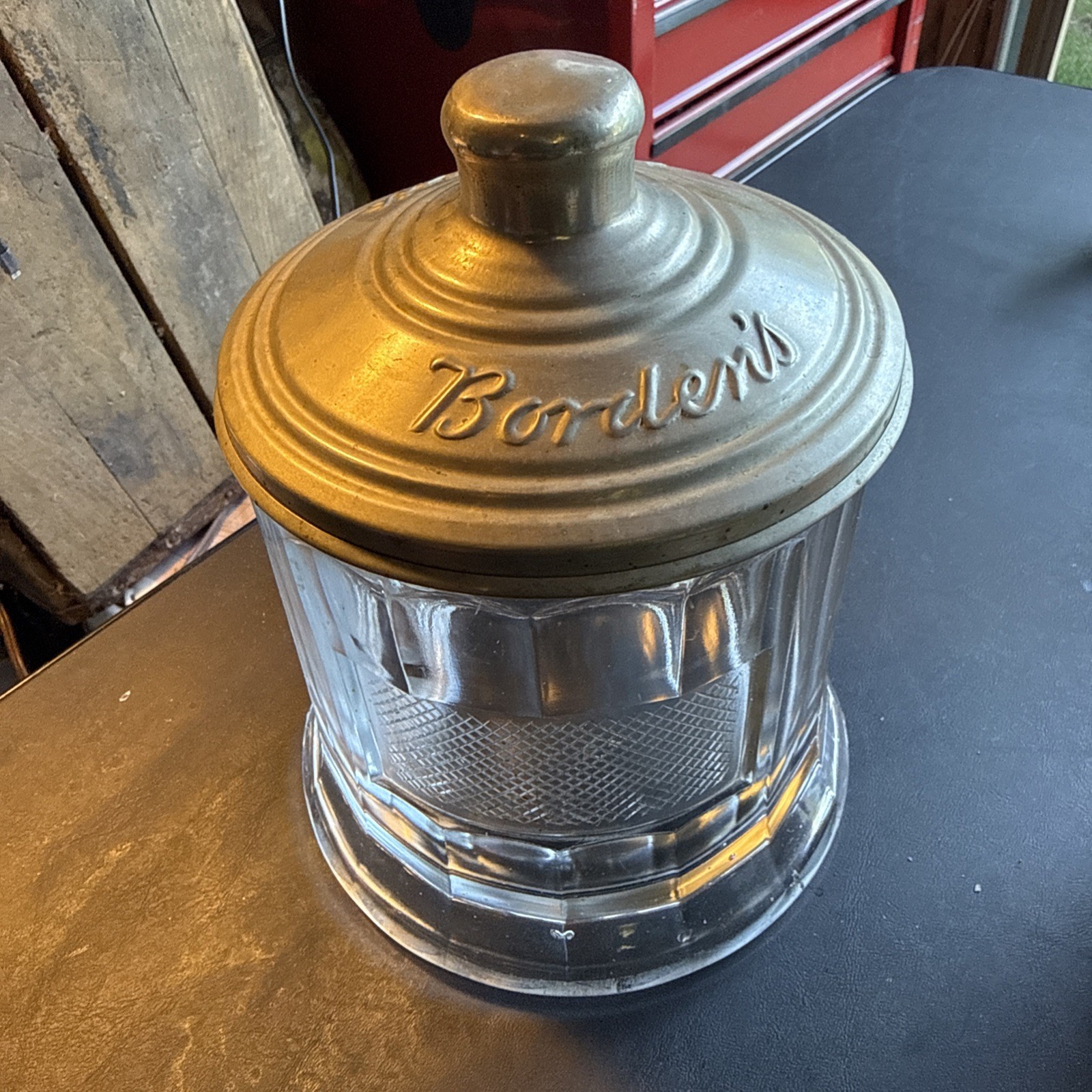 ANTIQUE USA PRIMITIVE BORDENS MALT MILK GLASS BOTTLE JAR Tin Lid Borden’s