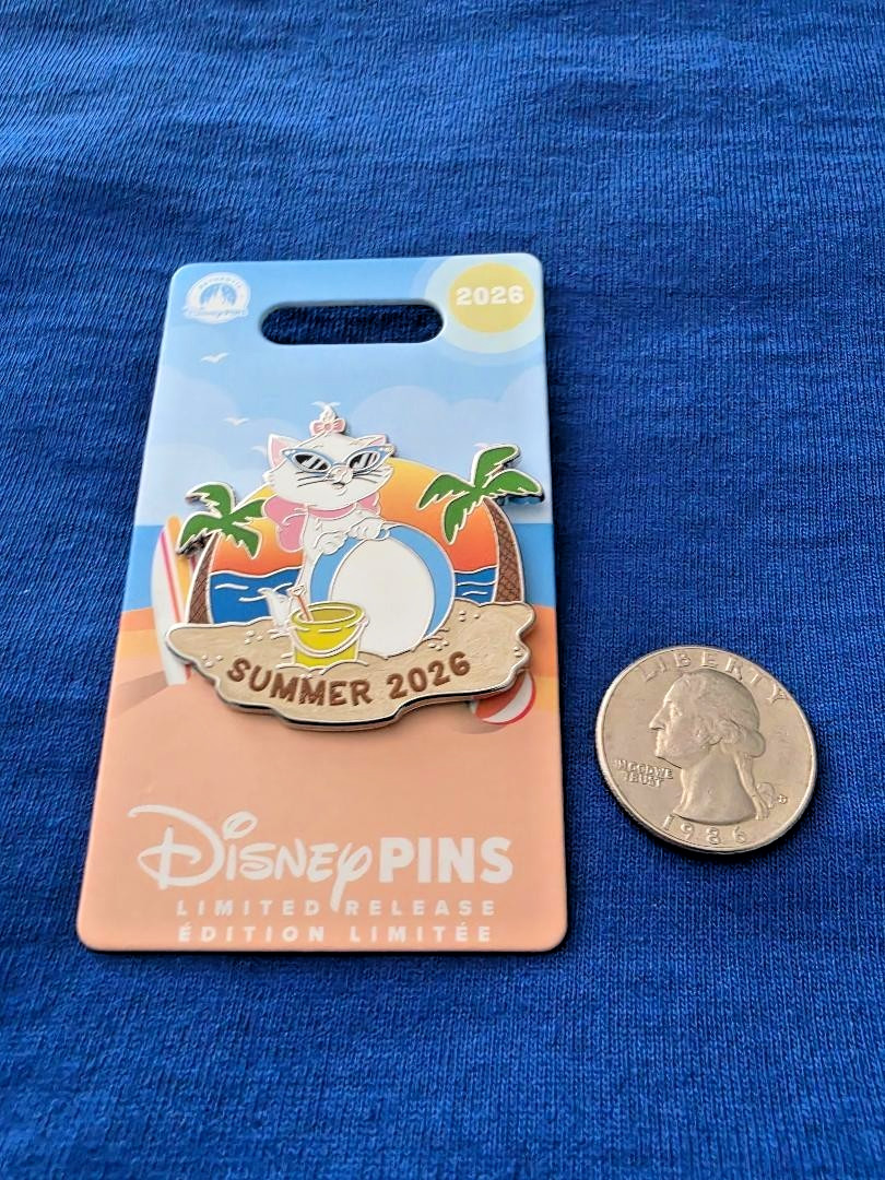 Marie Playing on the Beach - Summer 2026 DISNEY PIN