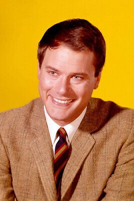 Larry Hagman vintage 4x6 inch real photo #355693 Larry Hagman vintage 4x6 inch real photo #355693