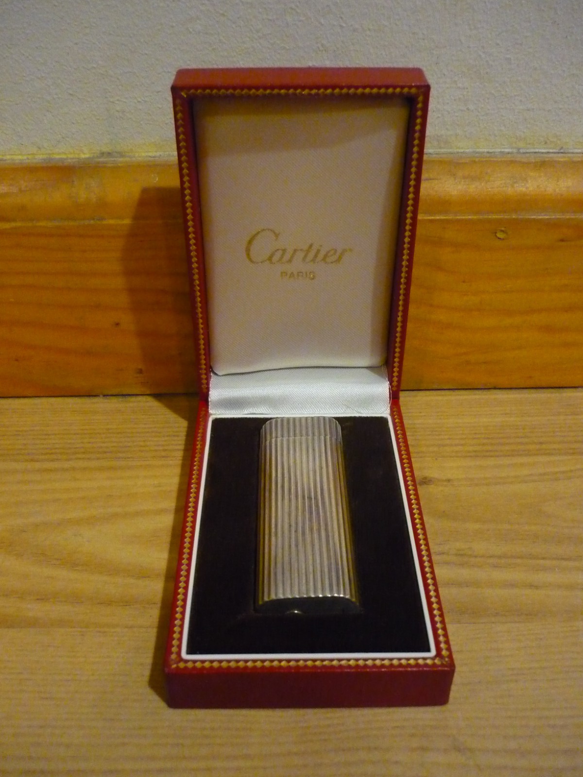 VINTAGE AUTHENTIC CARTIER GAS LIGHTER SILVER OVAL WITH BOX VINTAGE AUTHENTIC CARTIER GAS LIGHTER SILVER OVAL WITH BOX