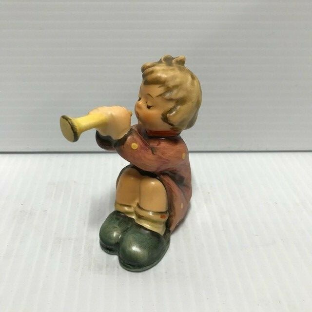 Hummel Goebel #239A Girl with Flute 1968 (FC91-2 T0144)