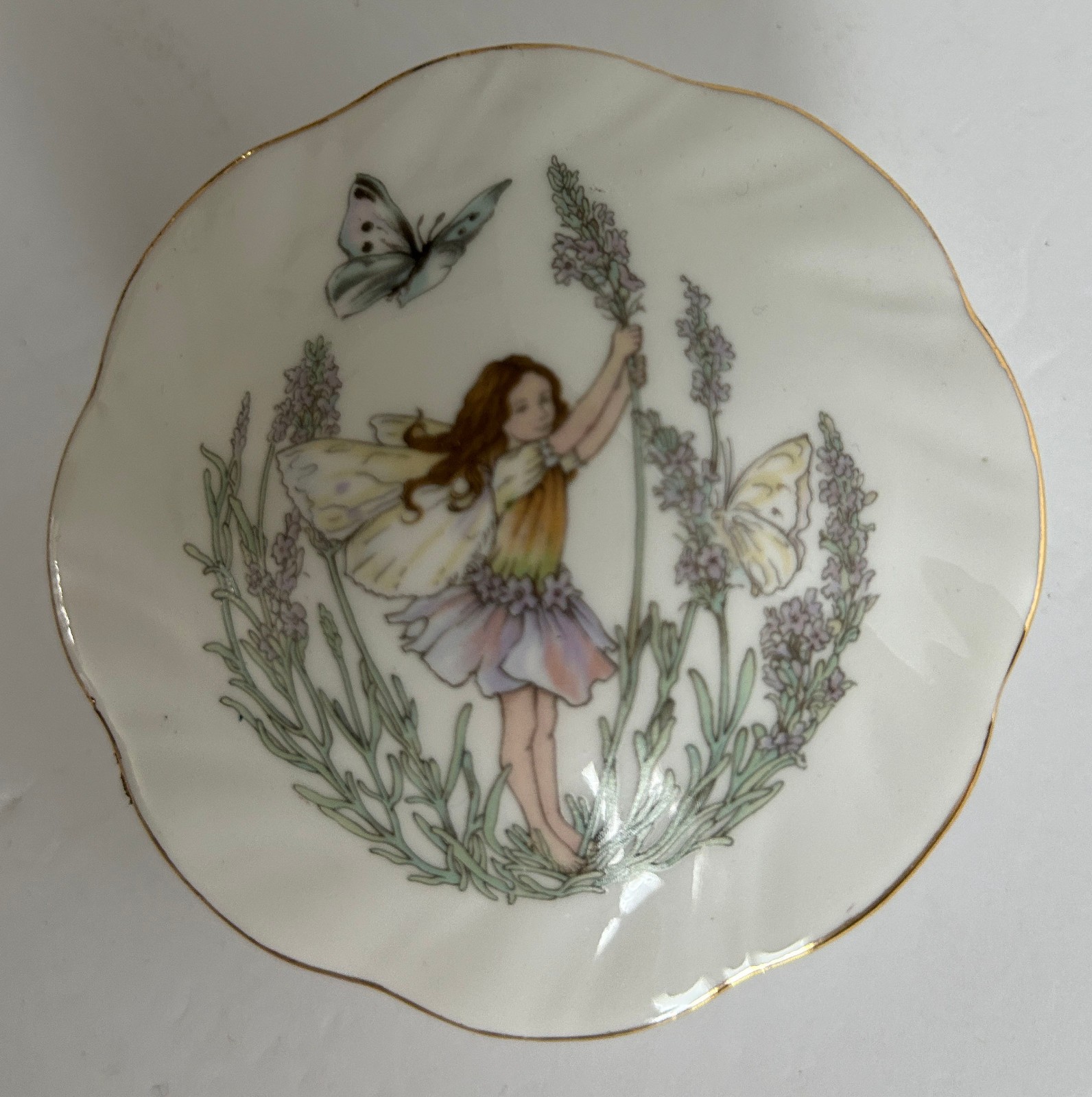 Vintage ENESCO Bone China Trinket Dish w/ Lid Scalloped Edge FAIRY Pattern
