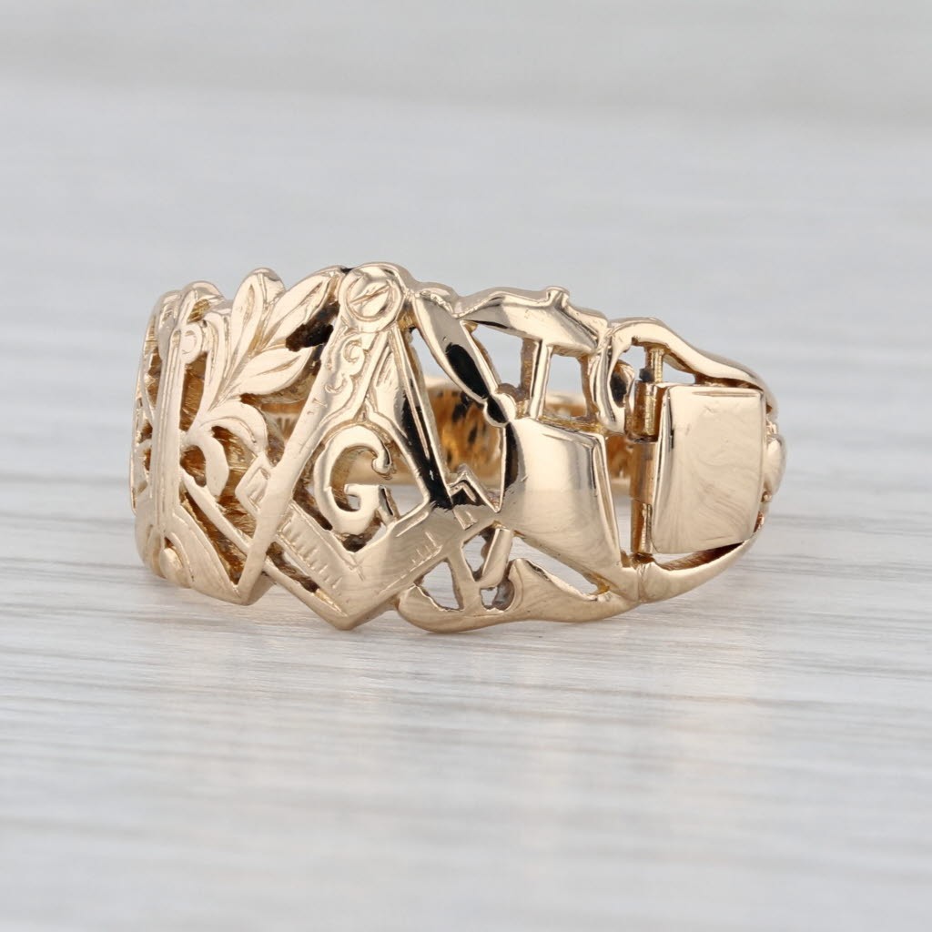 Vintage Masonic Ring 14k Gold Blue Lodge Square Compass Apron Trowel Plumb