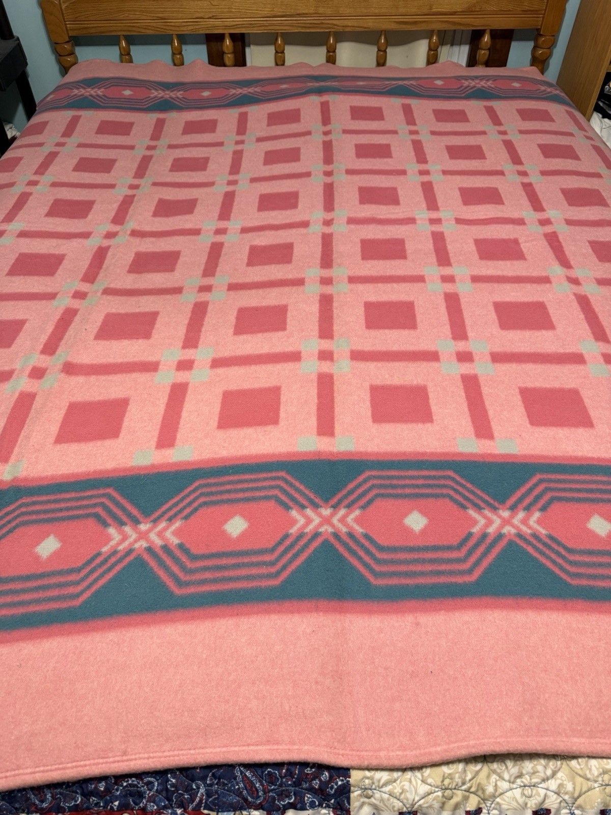 Vintage Beacon Style Camp Blanket Geometric Southwestern Pink Teal Soft 75X65