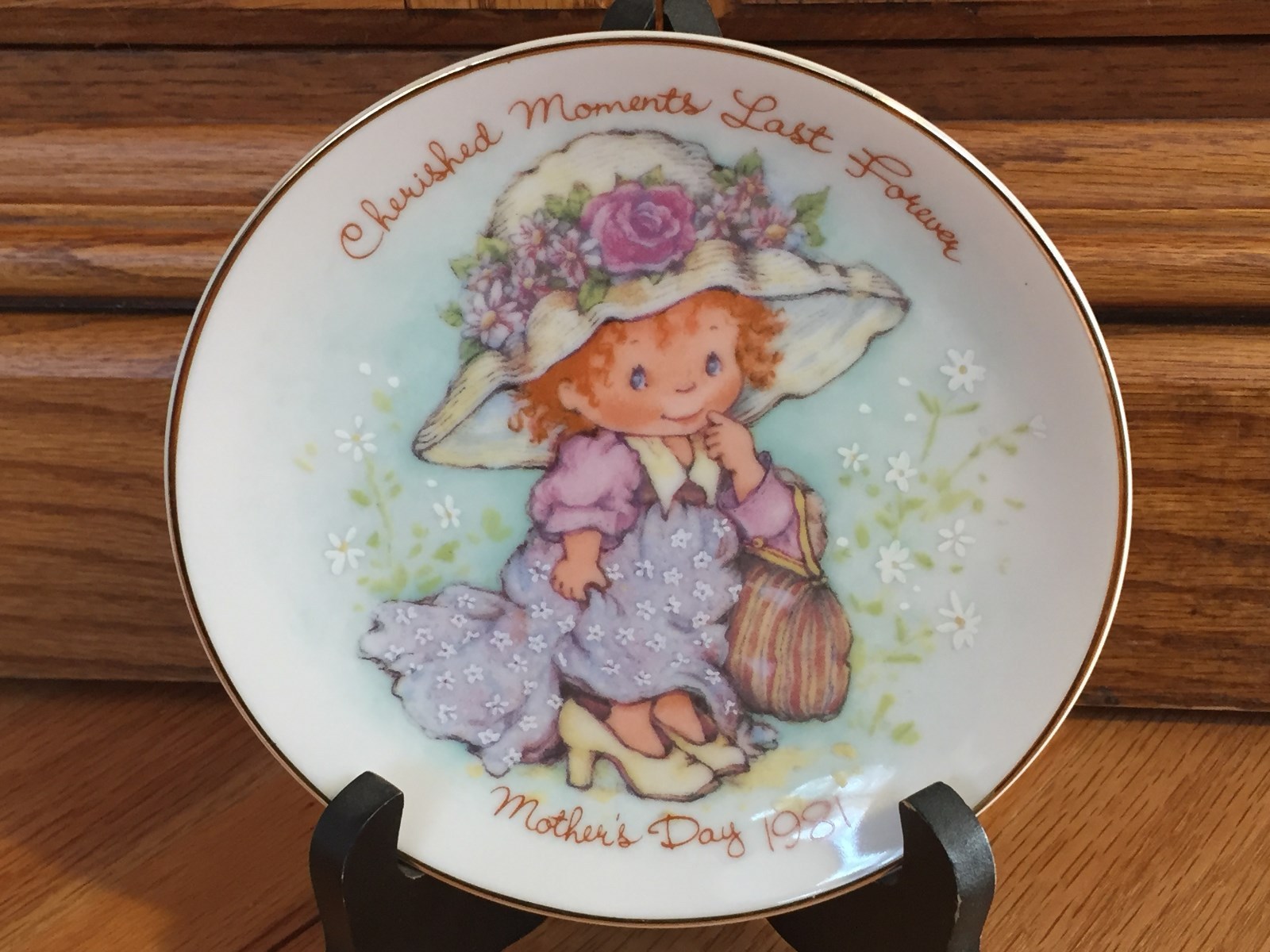 Avon 1981 Mothers Day Porcelain Plate, 22k Gold Trim, \ Avon 1981 Mothers Day Porcelain Plate, 22k Gold Trim, \