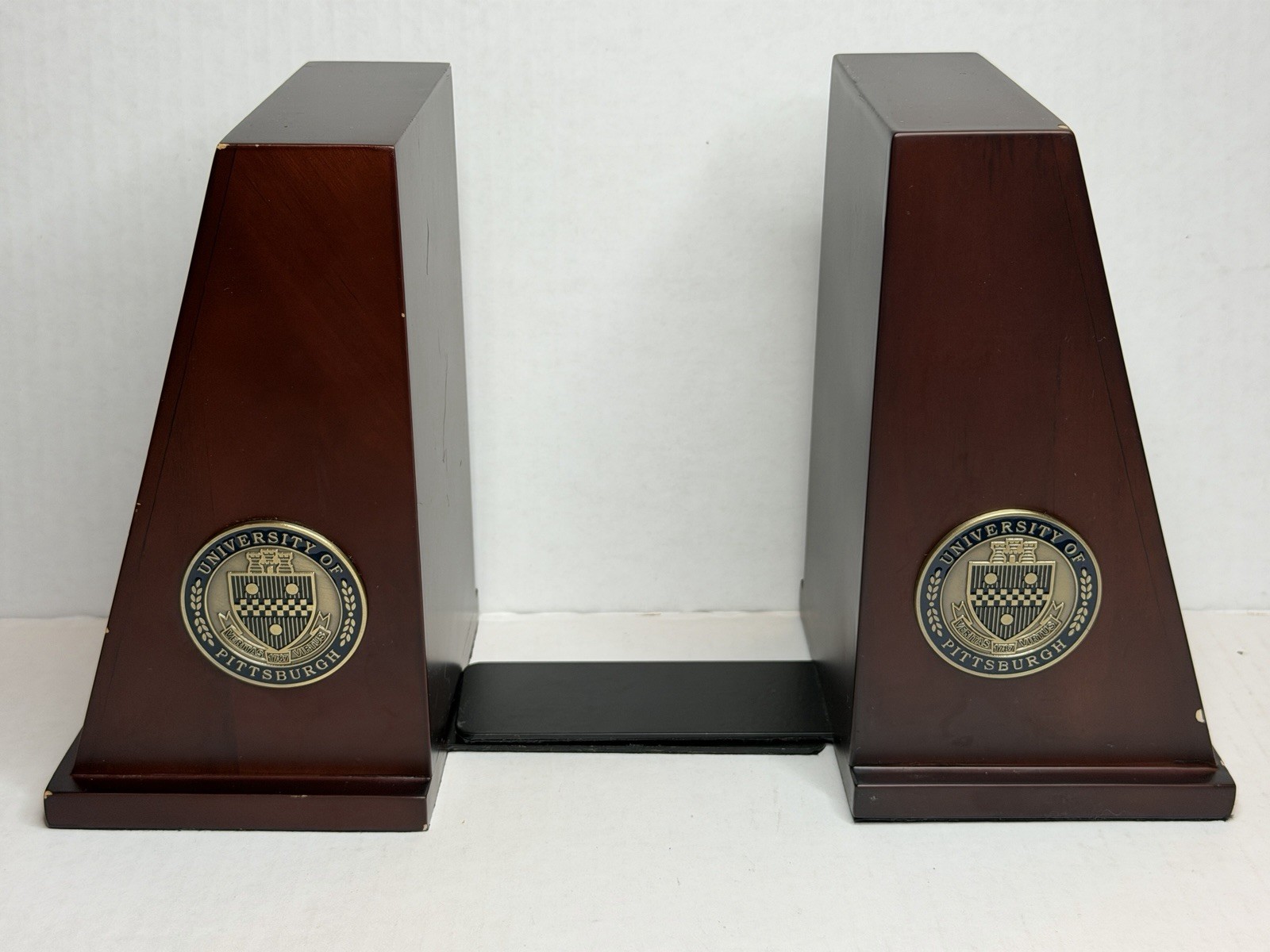 University of Pittsburgh School Seal/Crest Bookends Pair Wood Grain Wedge VTG