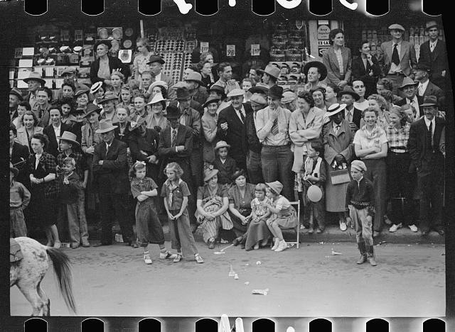 Photo:Billings Montana 1940s Go Western Parade Spectators Crowds Hats