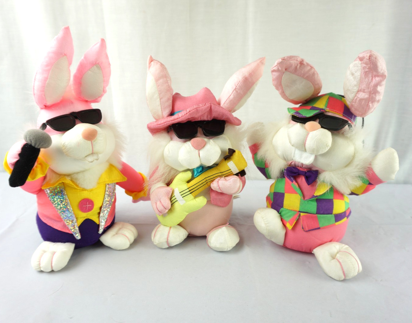 VTG GAF Hip Hop Rapping Bunnies Music Dancing Animated Holiday VTG GAF Hip Hop Rapping Bunnies Music Dancing Animated Holiday