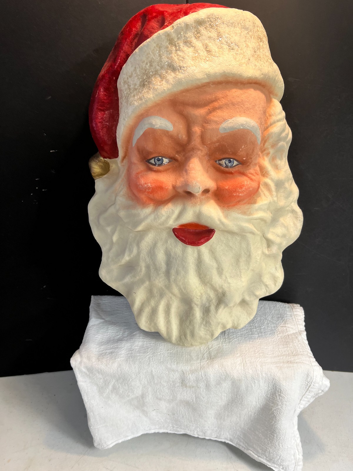VINTAGE LARGE 1940'S PAPER MACHE SANTA CLAUS FACE
