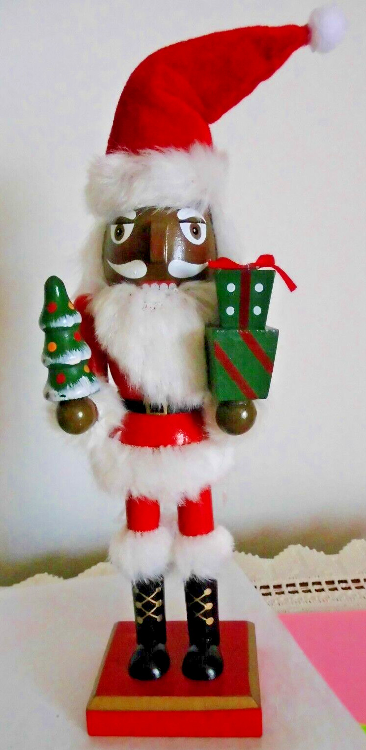 Asland Santa Nutcracker, 9.75\