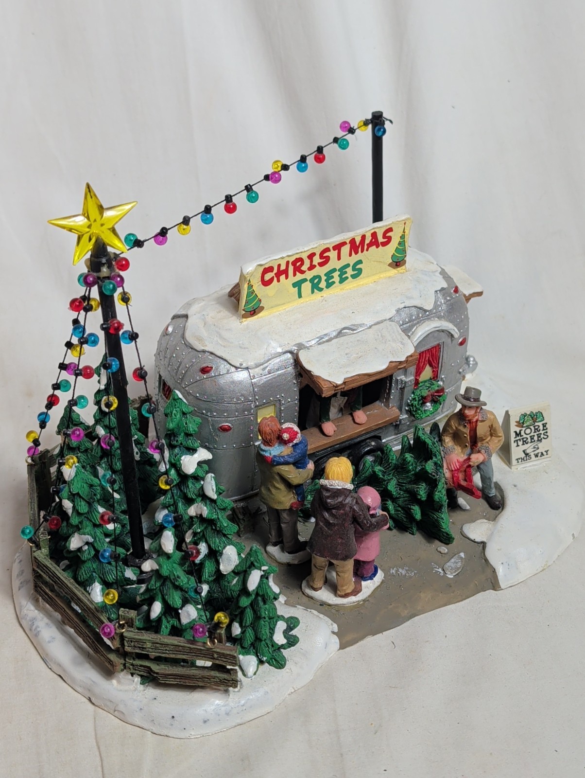 Lemax Vintage Tree Lot Camper Christmas Village Table Accent Stall 2007 Retired